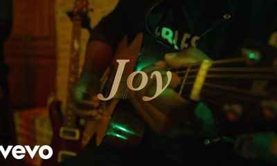 maxresdefault 4 400x240 - VIDEO: VaShawn Mitchell – Joy (The Home For Christmas Sessions)