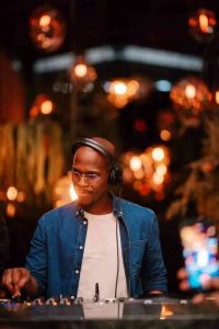 DJ Kent – Metro FM Guest Mix 29 10 2021 mp3 download zamusic Afro Beat Za 200x300 - DJ Kent – Metro FM Guest Mix (29-10-2021)